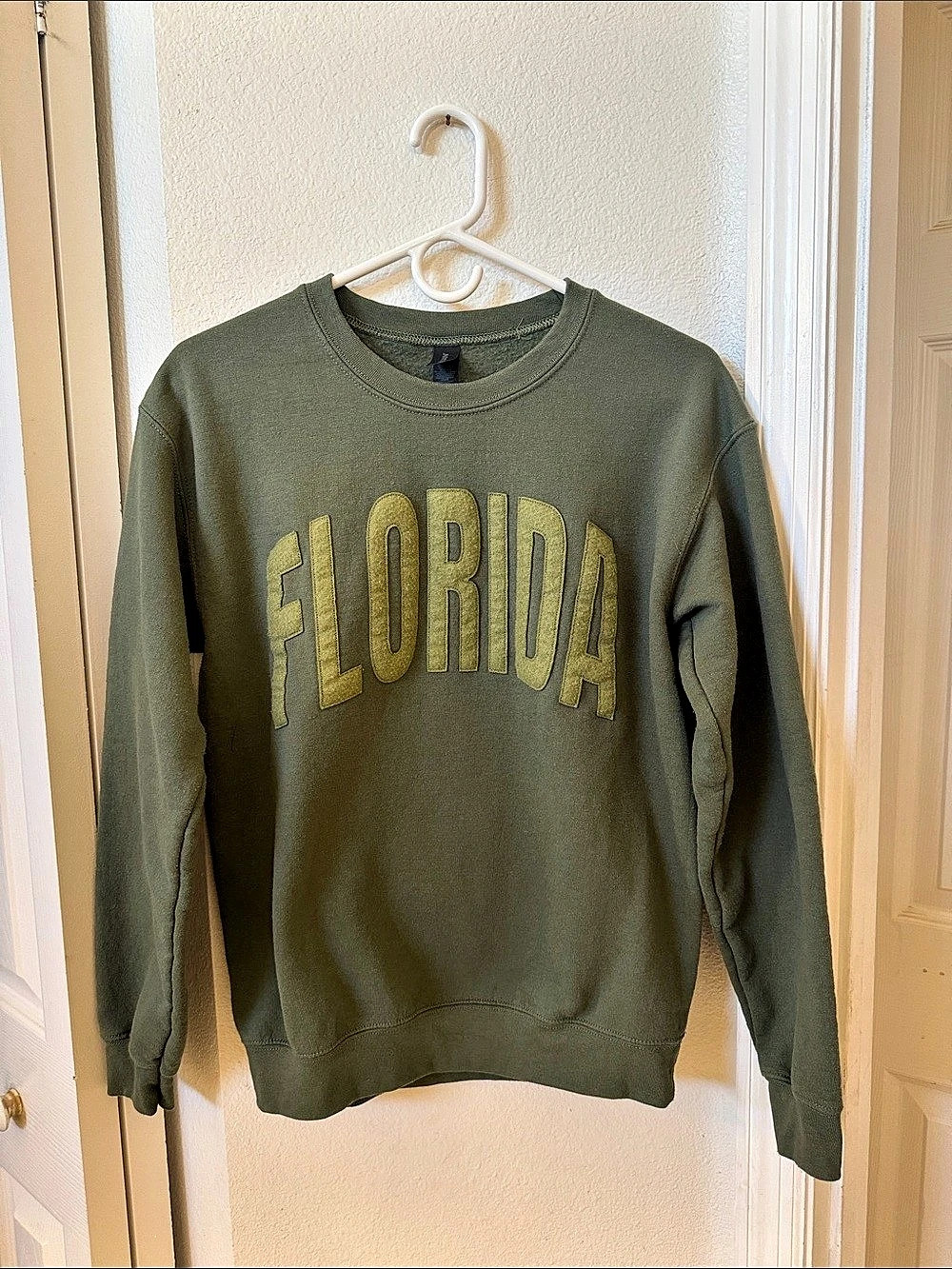 Gildan Heavy Blend Green Florida Graphic Sweatshirt Size Small
